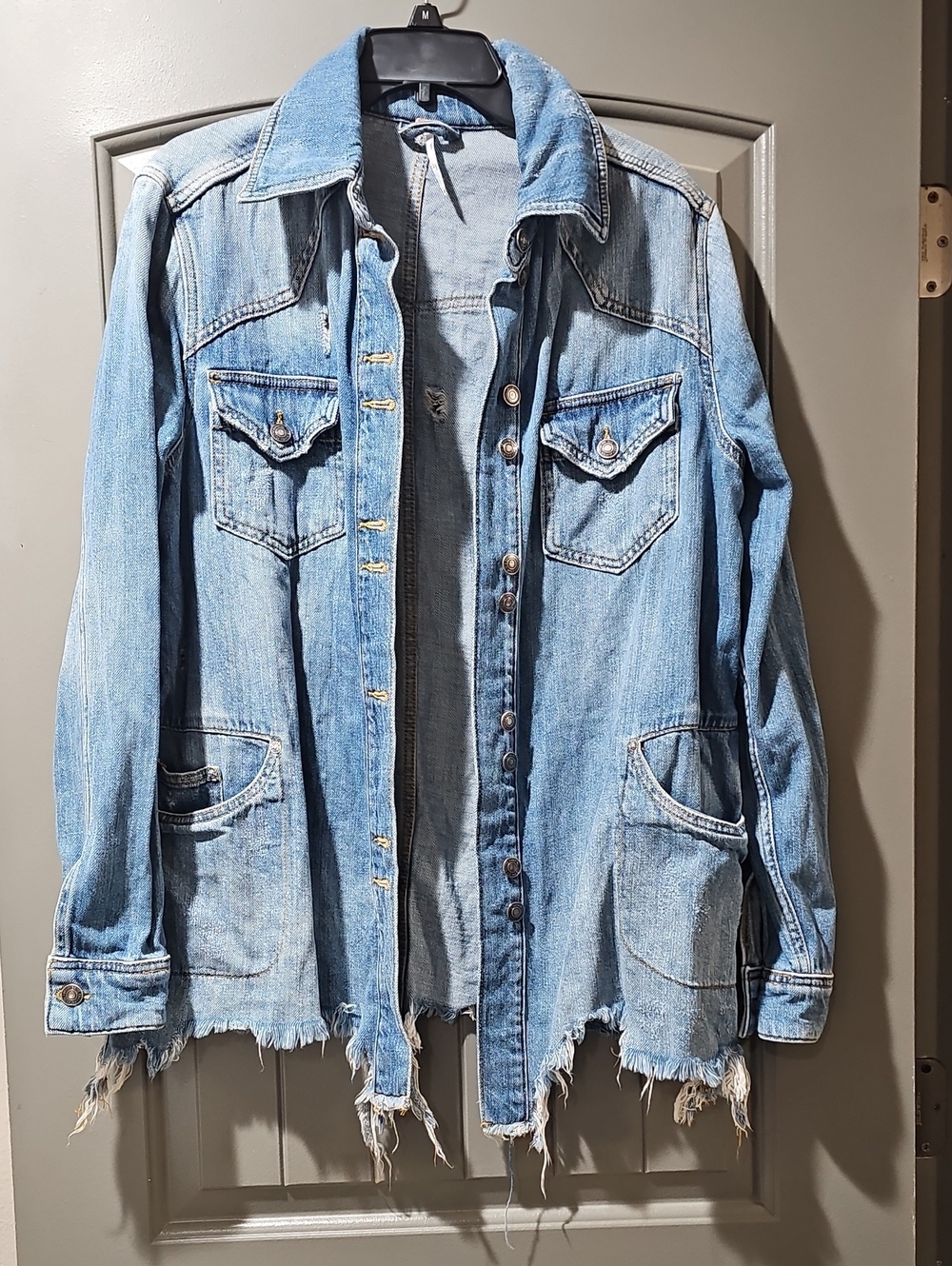 Free People Light Blue Distressed Denim Jacket (E)
